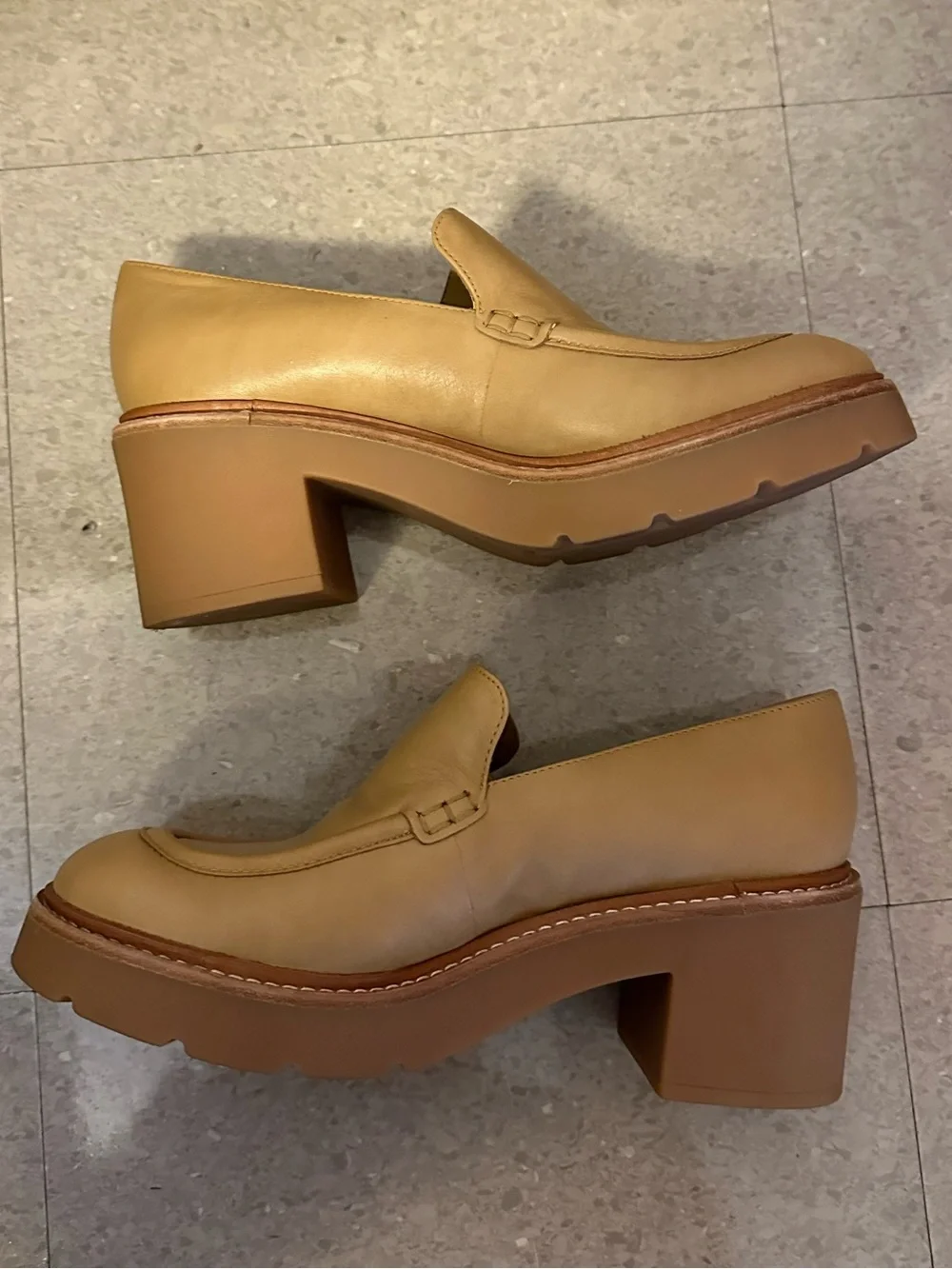Vince Rowe Platform Leather Loafer Size 7.5 Lug Sole Chunky Shoes Natural Tan